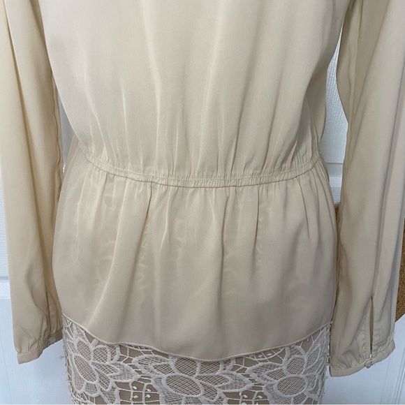 Abercrombie & Fitch cream blouse v neckline with lace trim elastic waist Medium - Picture 7 of 11
